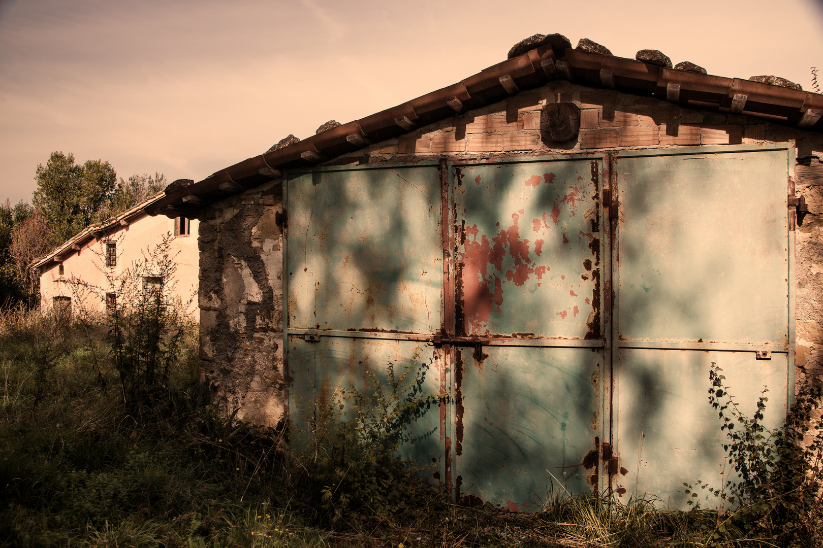 'lost place' - am maroden, verfallenden Bauernhaus