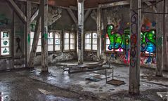 Lost place mit alter Trage