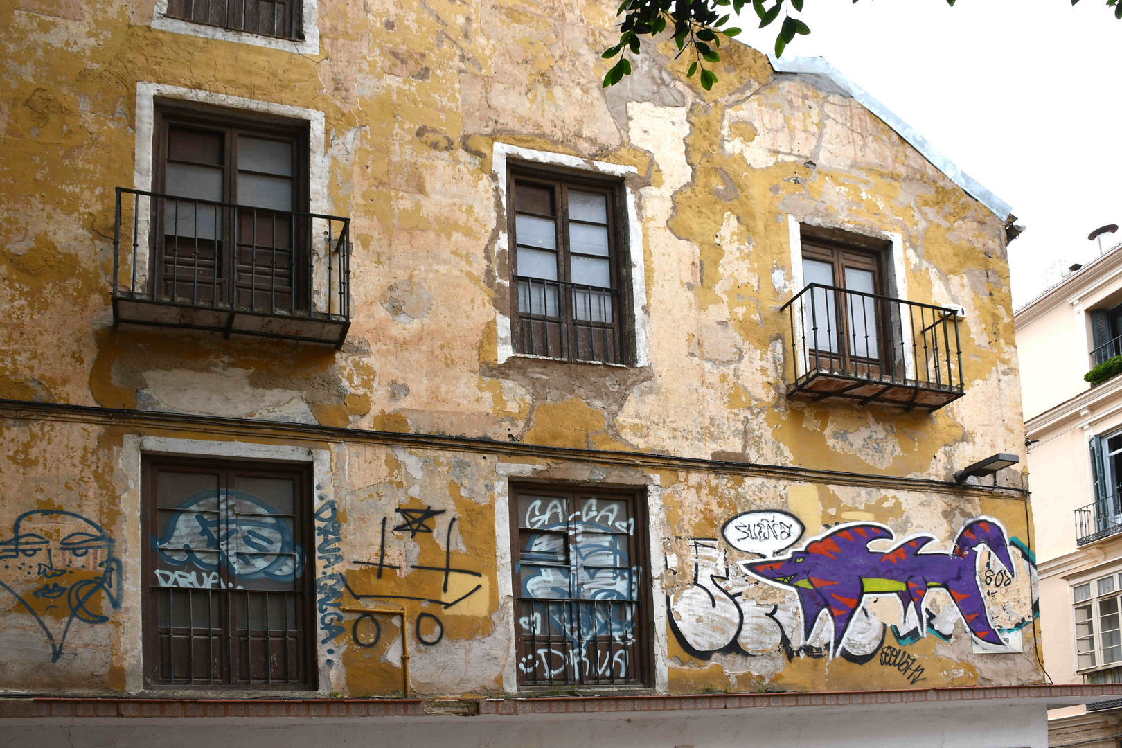 Lost Place - verfallenes Haus in der Altstadt von Malaga