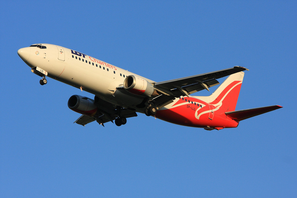 LOT Charters Boeing 737-400 SP-LLG