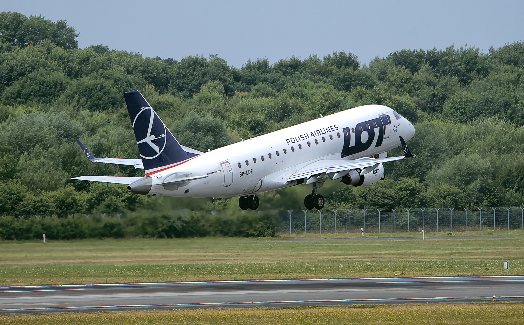LOT Embraer E170STD Foto & Bild | luftfahrt, passagiermaschinen ...
