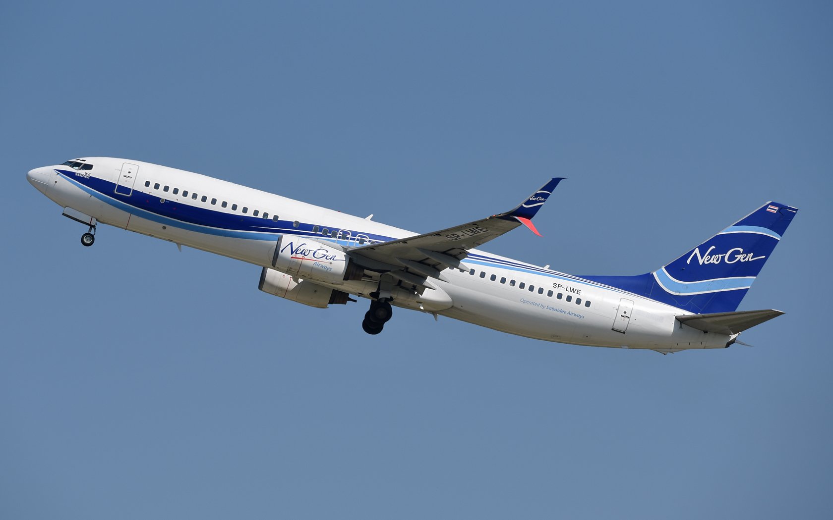 LOT - Polish Airlines Boeing 737-800 SP-LWE 