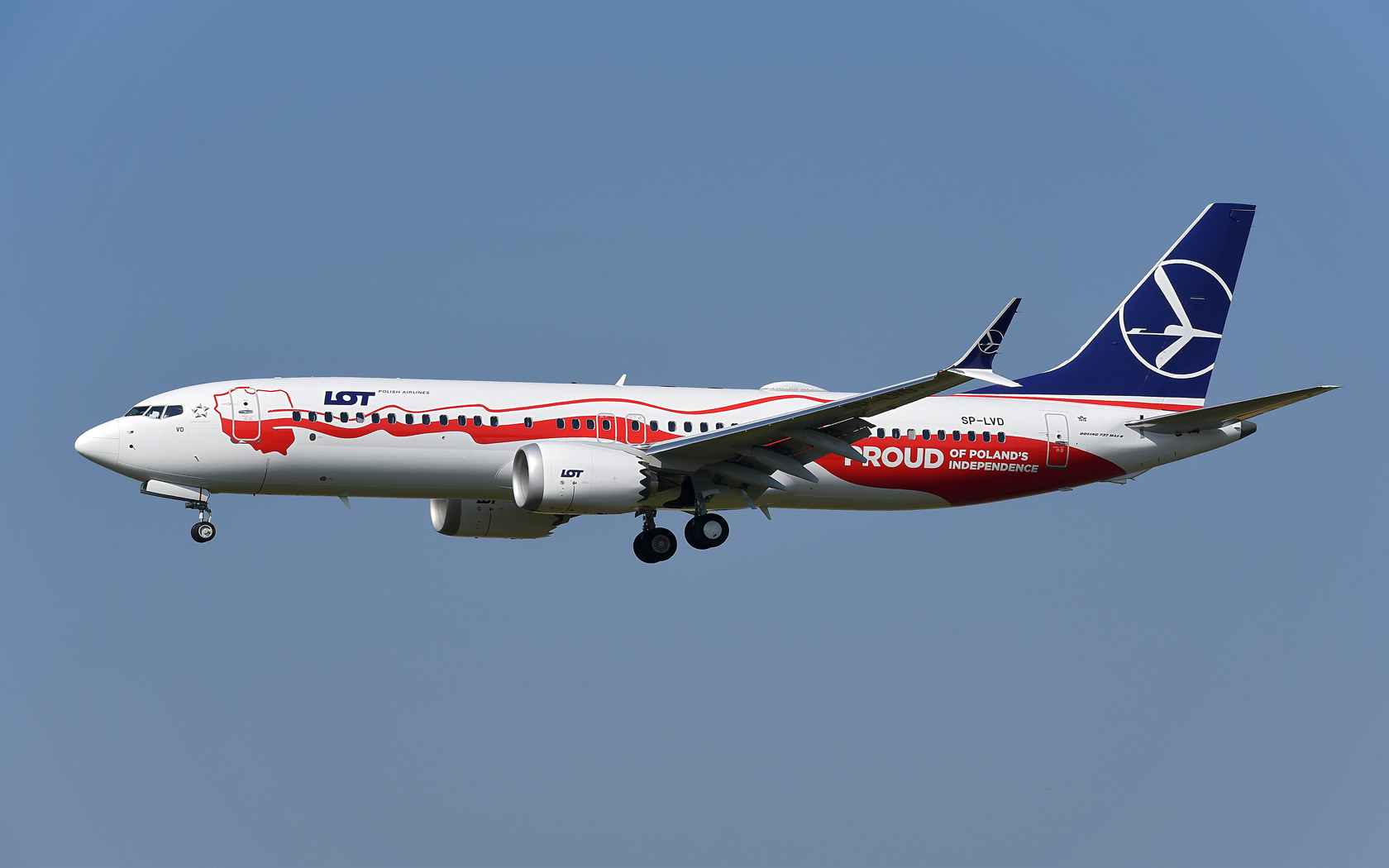 LOT - Polish Airlines Boeing 737 MAX 8 