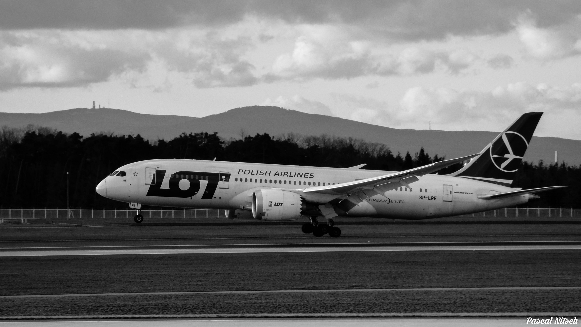 LOT Polish Airlines - Boeing 787-8