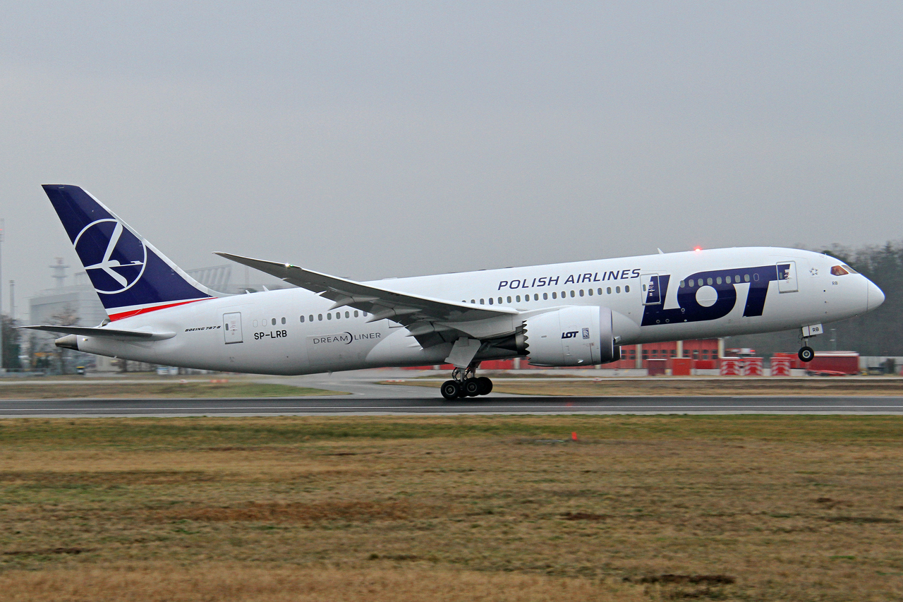 LOT Polish Airlines Boeing 787-8 Dreamliner SP-LRB