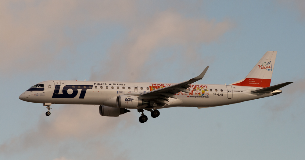 LOT Polish Airlines Embraer ERJ-195