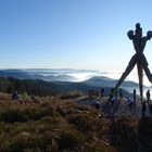 Lothardenkmal über dem Nebel in Schwarzwaldtälern