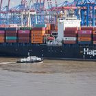 Lotse 1 vor Hapag Lloyd Chacabuco und Containerhafen