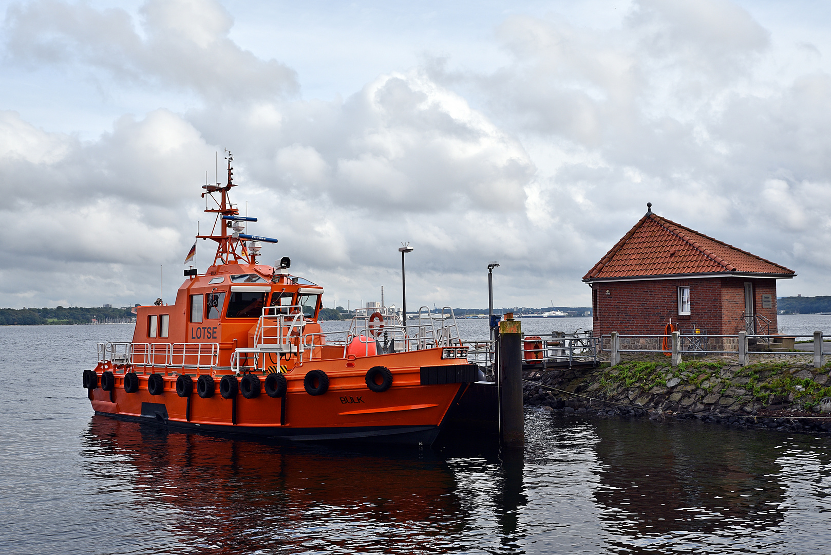 Lotsenboot in Kiel Holtenau