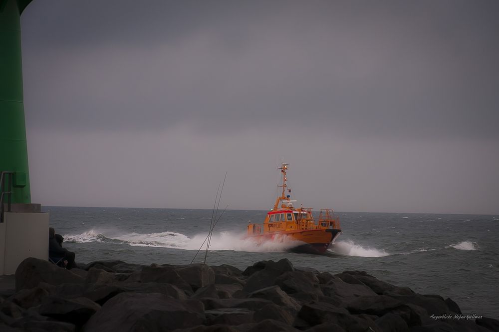 Lotsenboot von Warnemünde