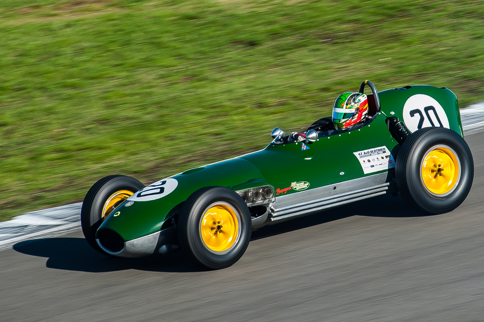 Lotus 16 