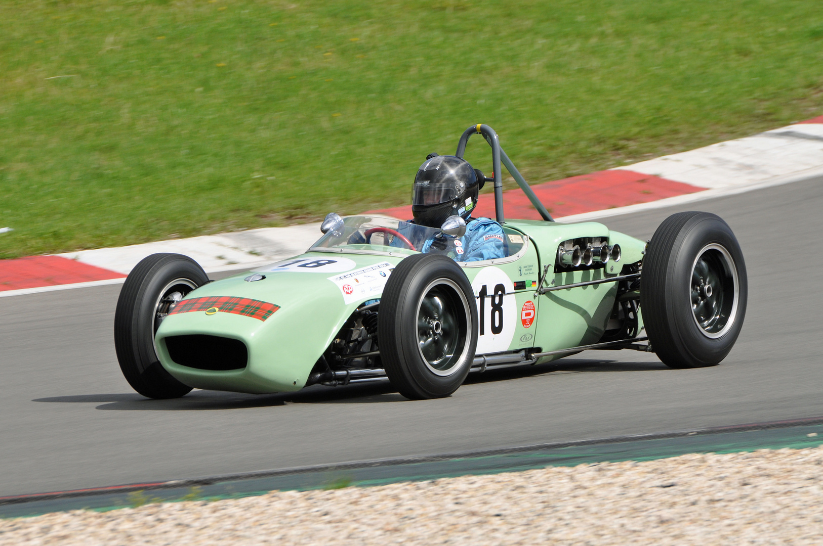 Lotus 18