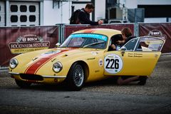 Lotus Elite: Einsteigen und Türen schließen