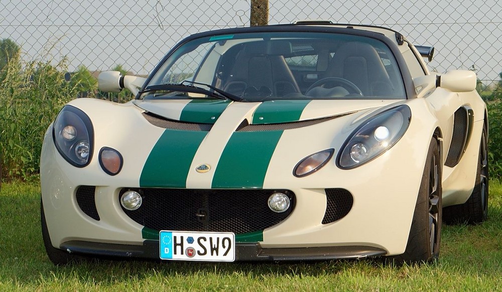 Lotus Exige - Das brüllende Biest im Garten