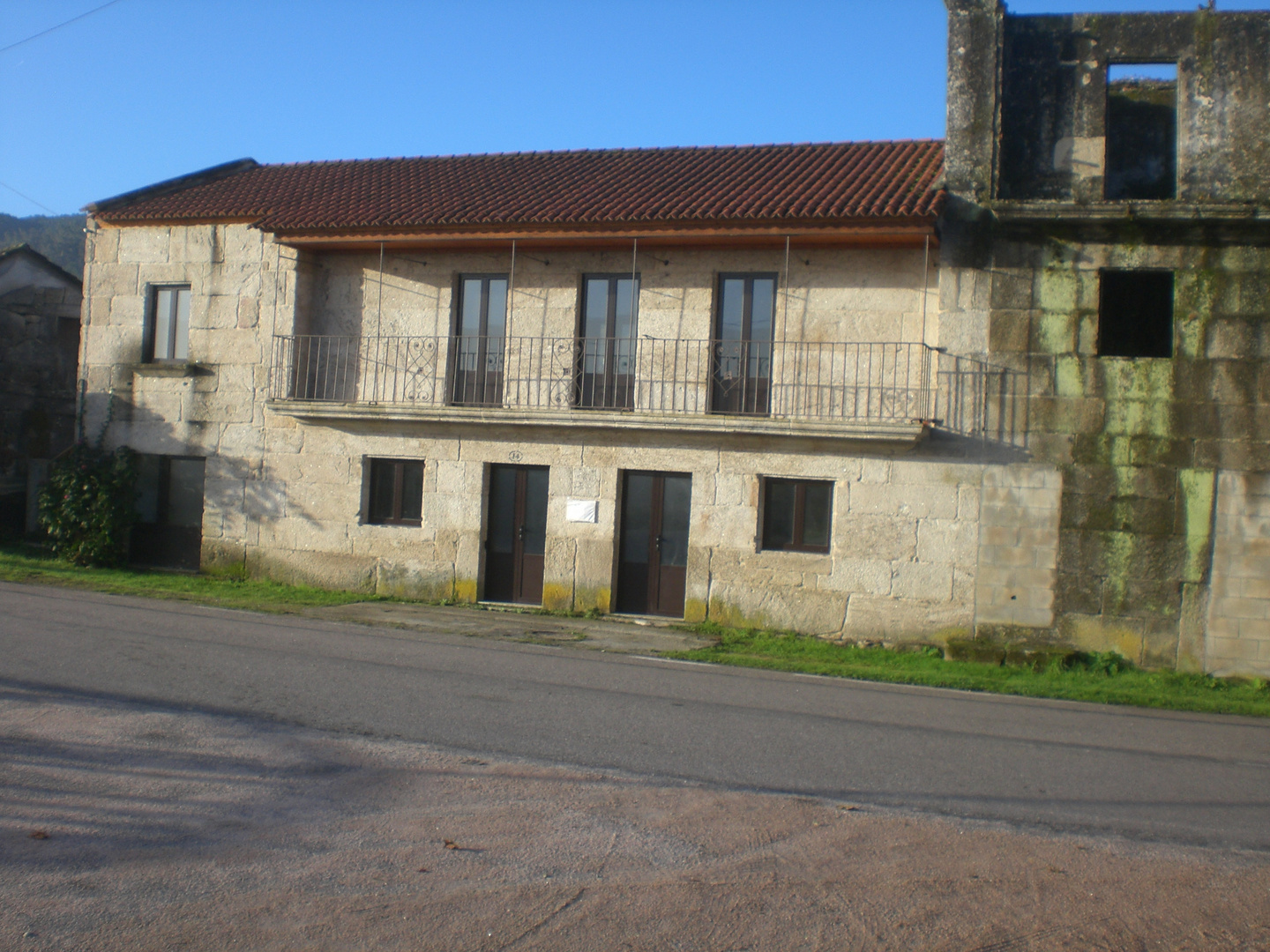 Lougares (escuela)