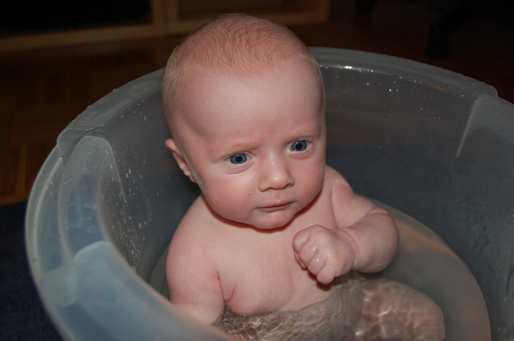 Louis beim baden