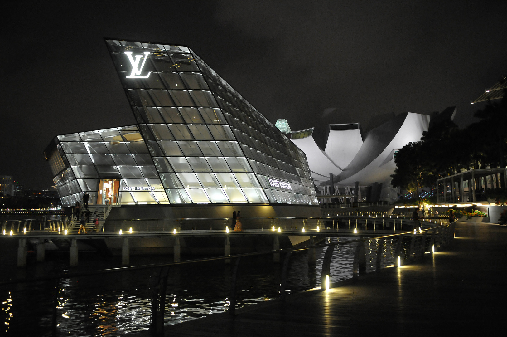 Louis Vuitton Singapore, Louis Vuitton store at Marina Bay …