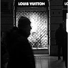  Louis Vuitton...