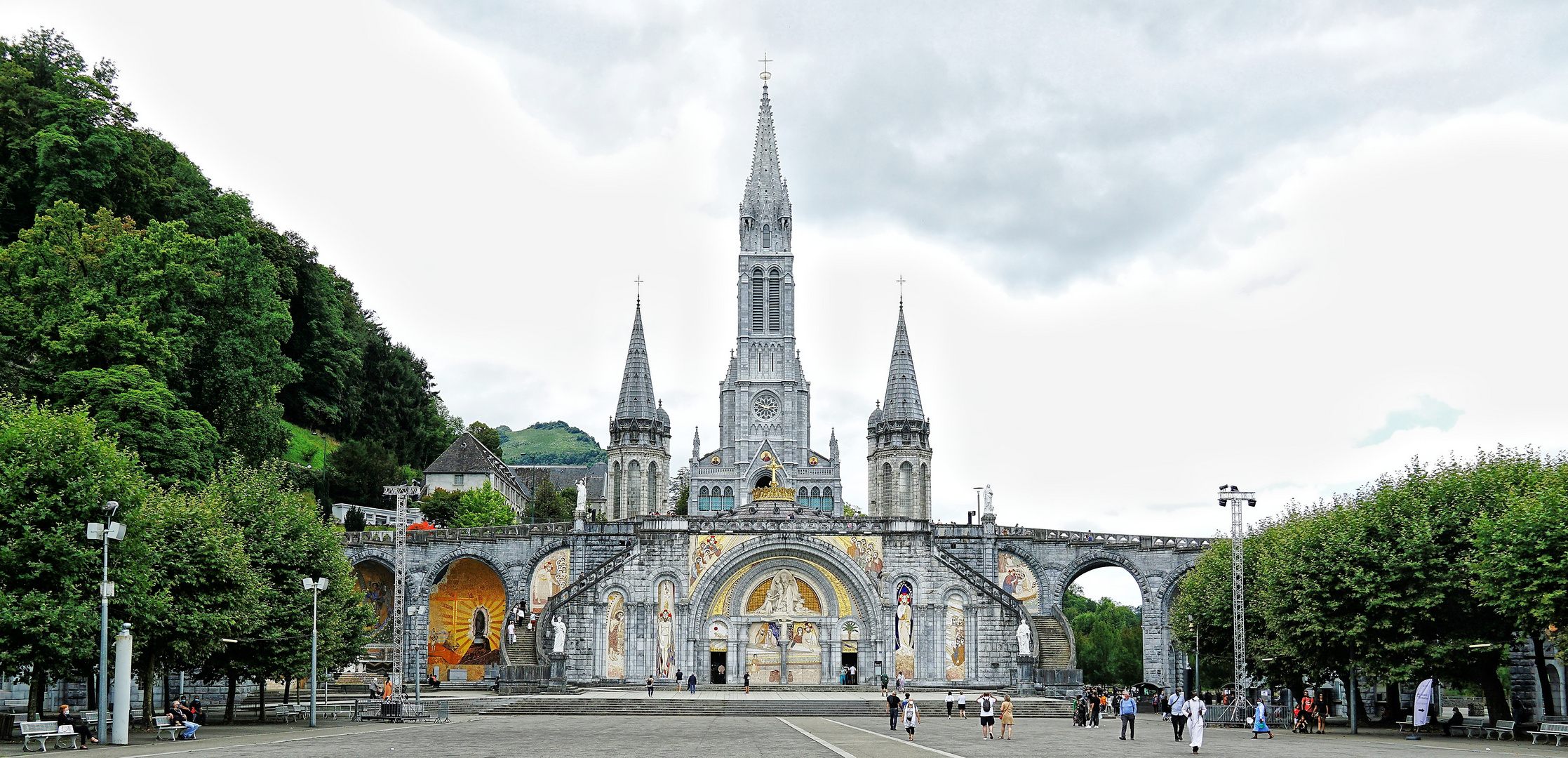 Lourdes hl. Bezirk