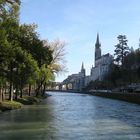 Lourdes vue sur la Basilique et la rivière du Gave