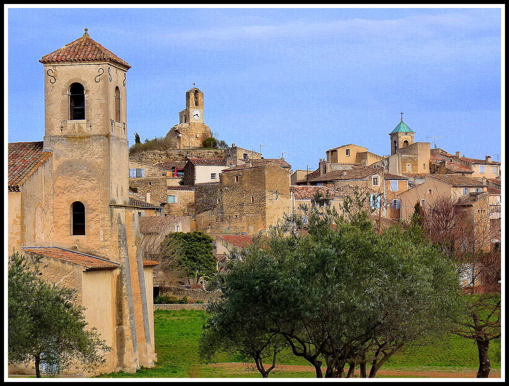 Lourmarin aux 3 clochers .