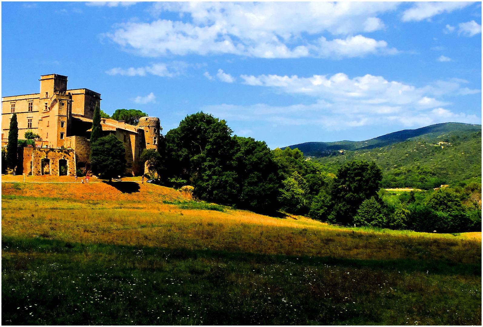 Lourmarin, le château.