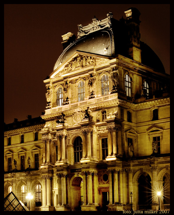 louvre.