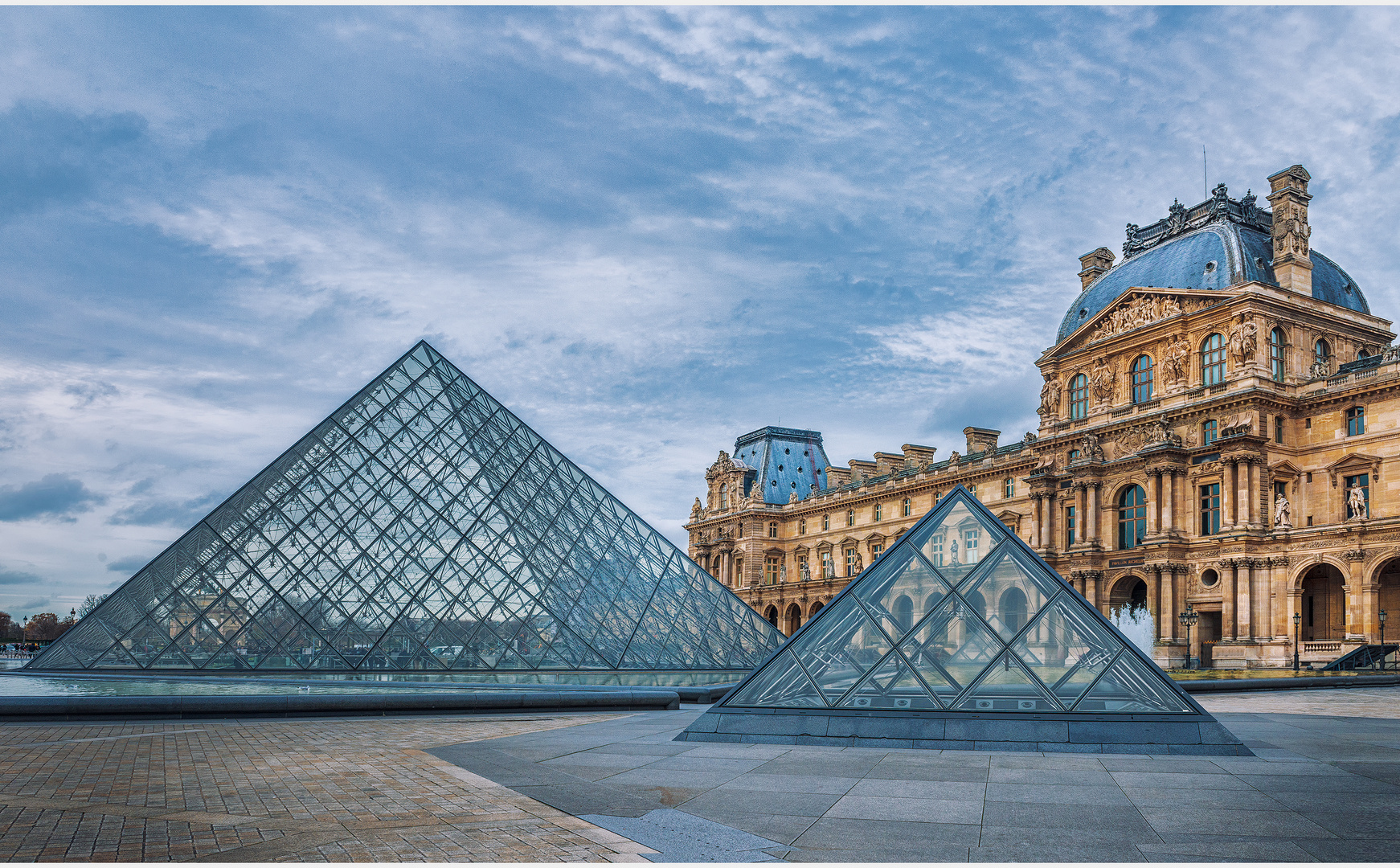 LOUVRE