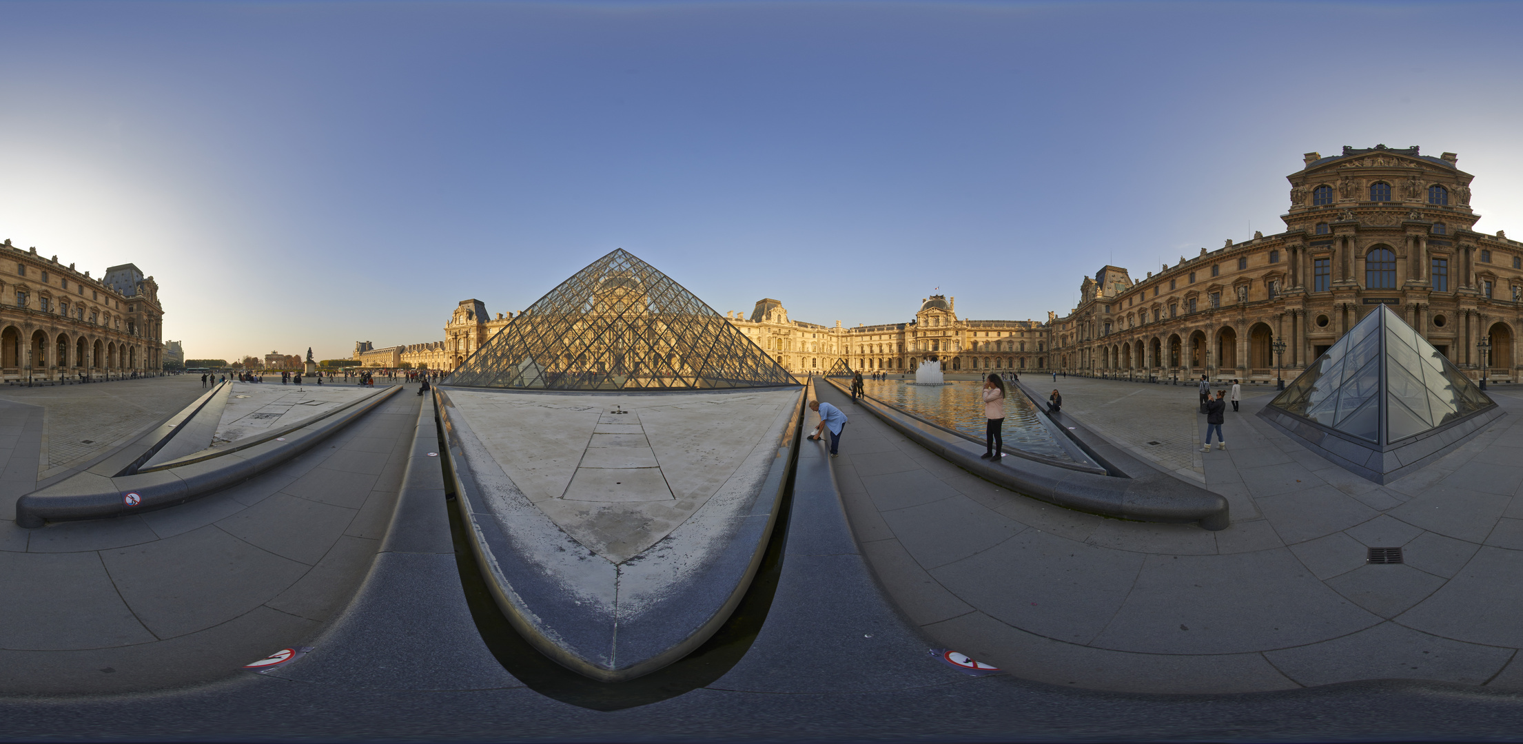 Louvre Abendlicht Panorama