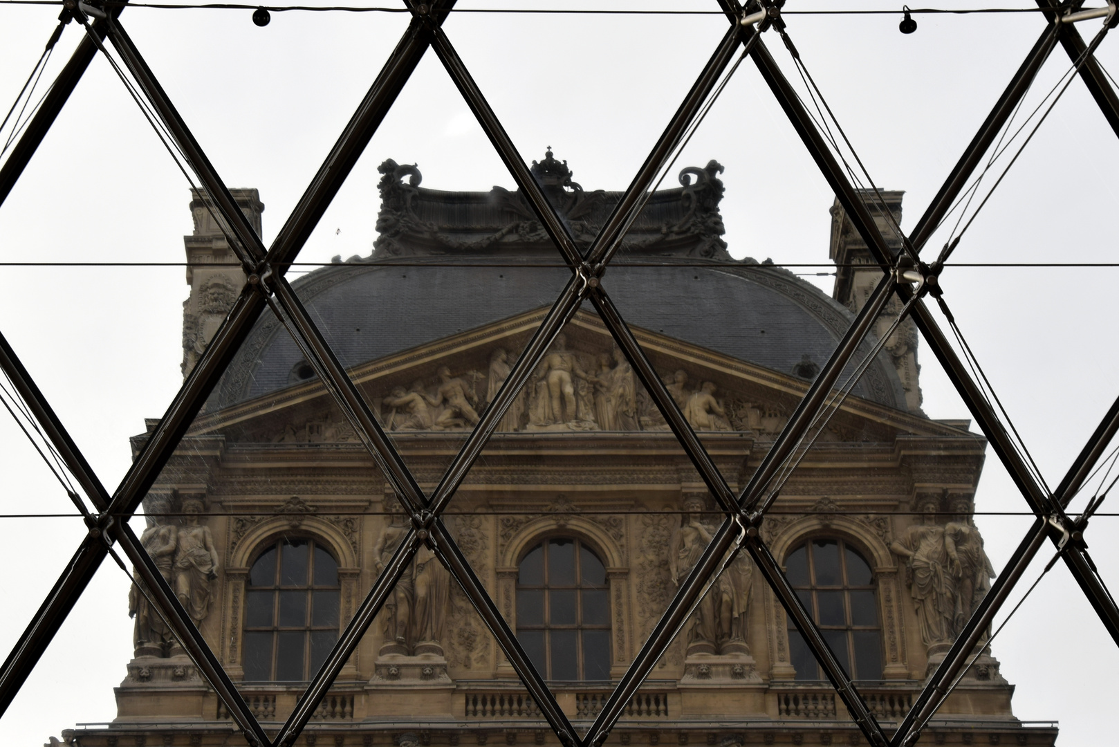 Louvre - alt und modern