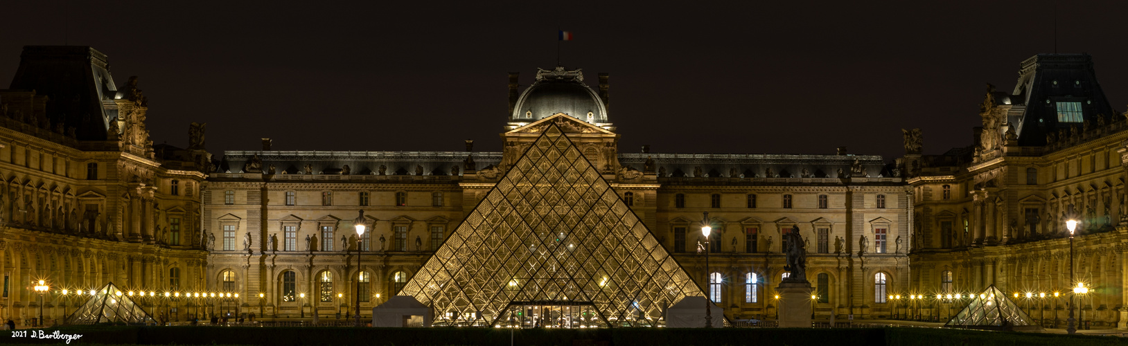 Louvre at  night