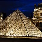 louvre bei nacht