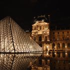 Louvre bei Nacht