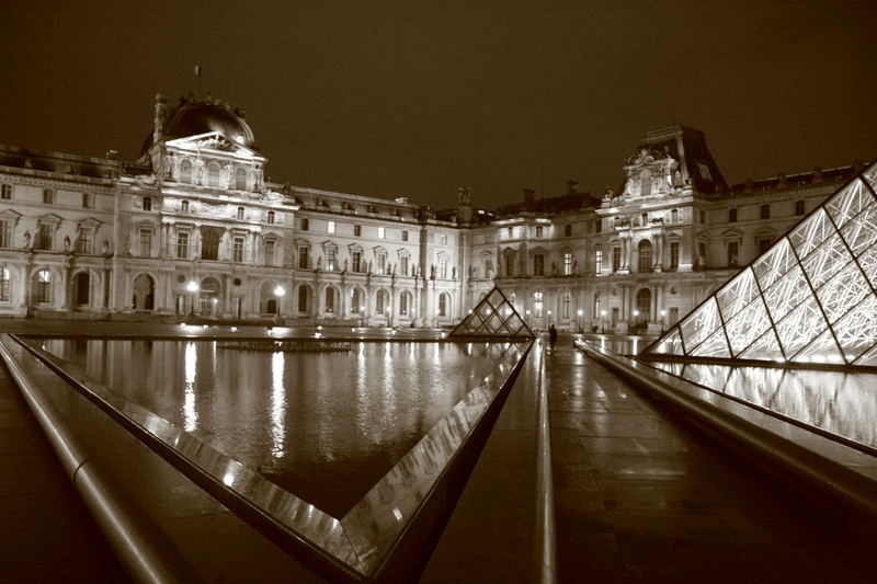 Louvre bei Nacht !