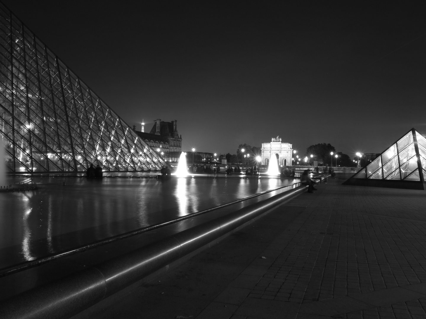 Louvre by night 2