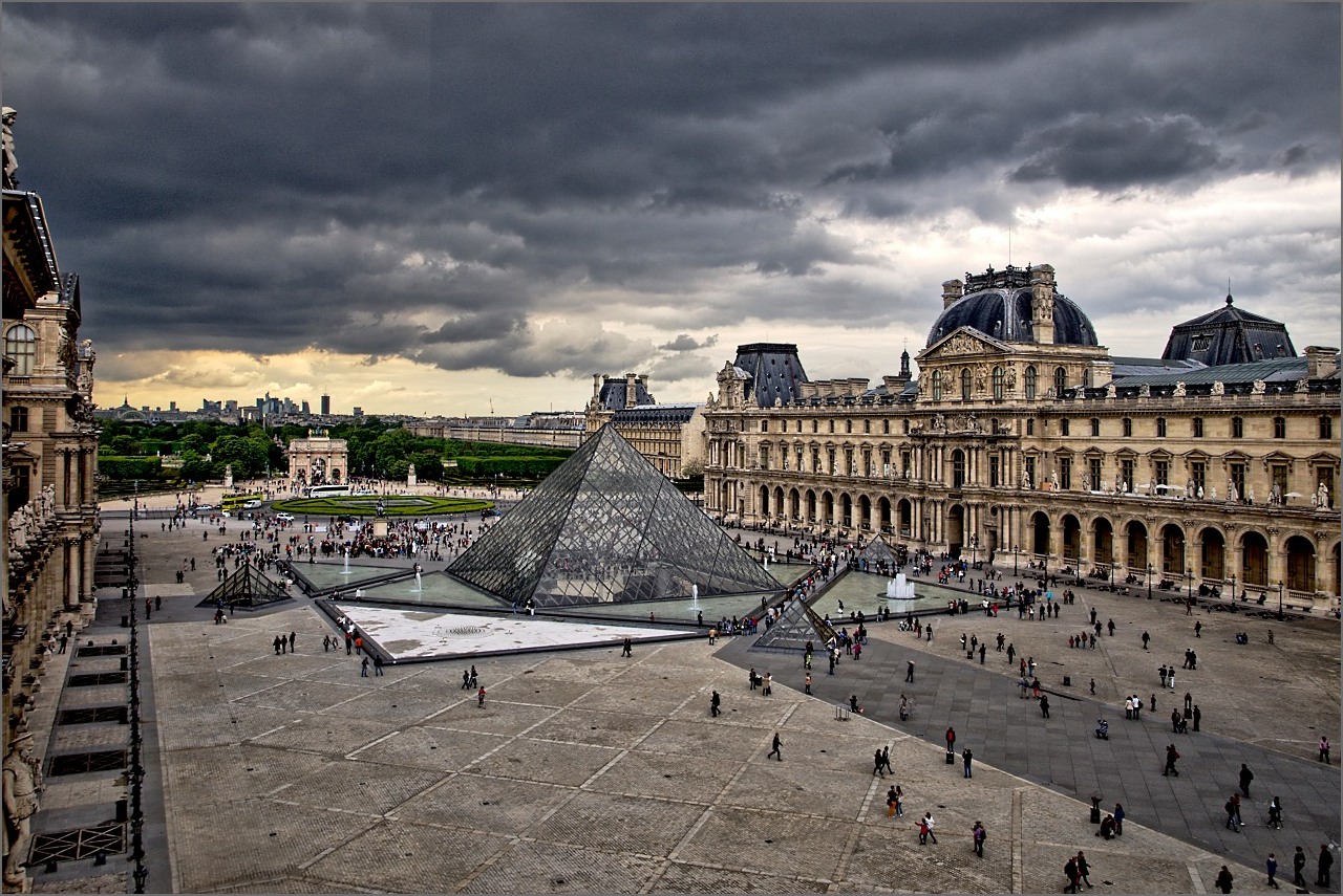 Louvre dramatisch