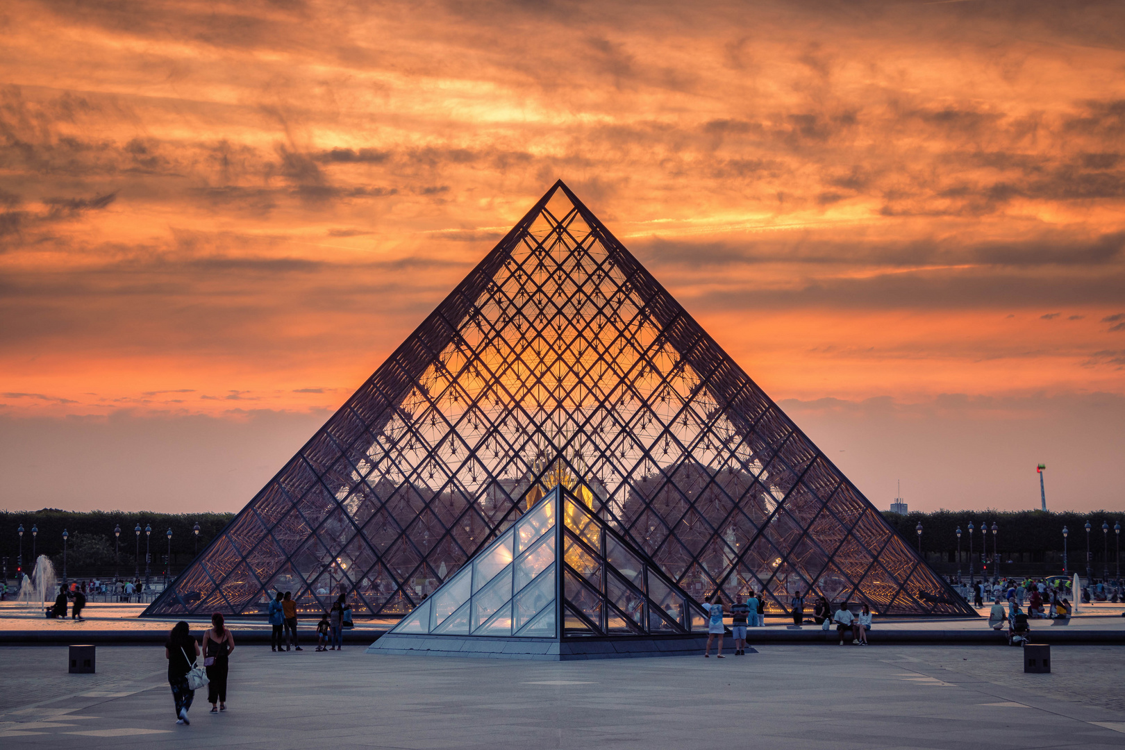 Louvre im Feuer