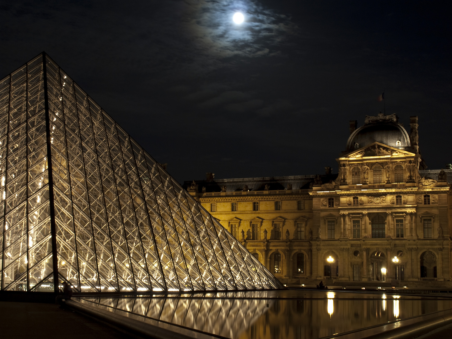 Louvre im Mondlicht