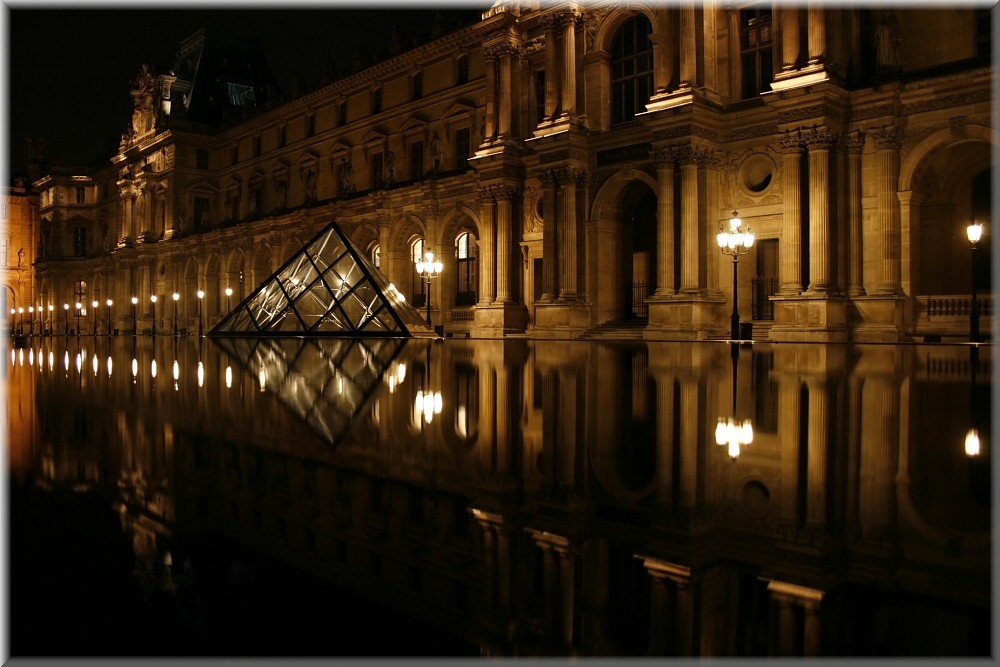 Louvre im Wasser