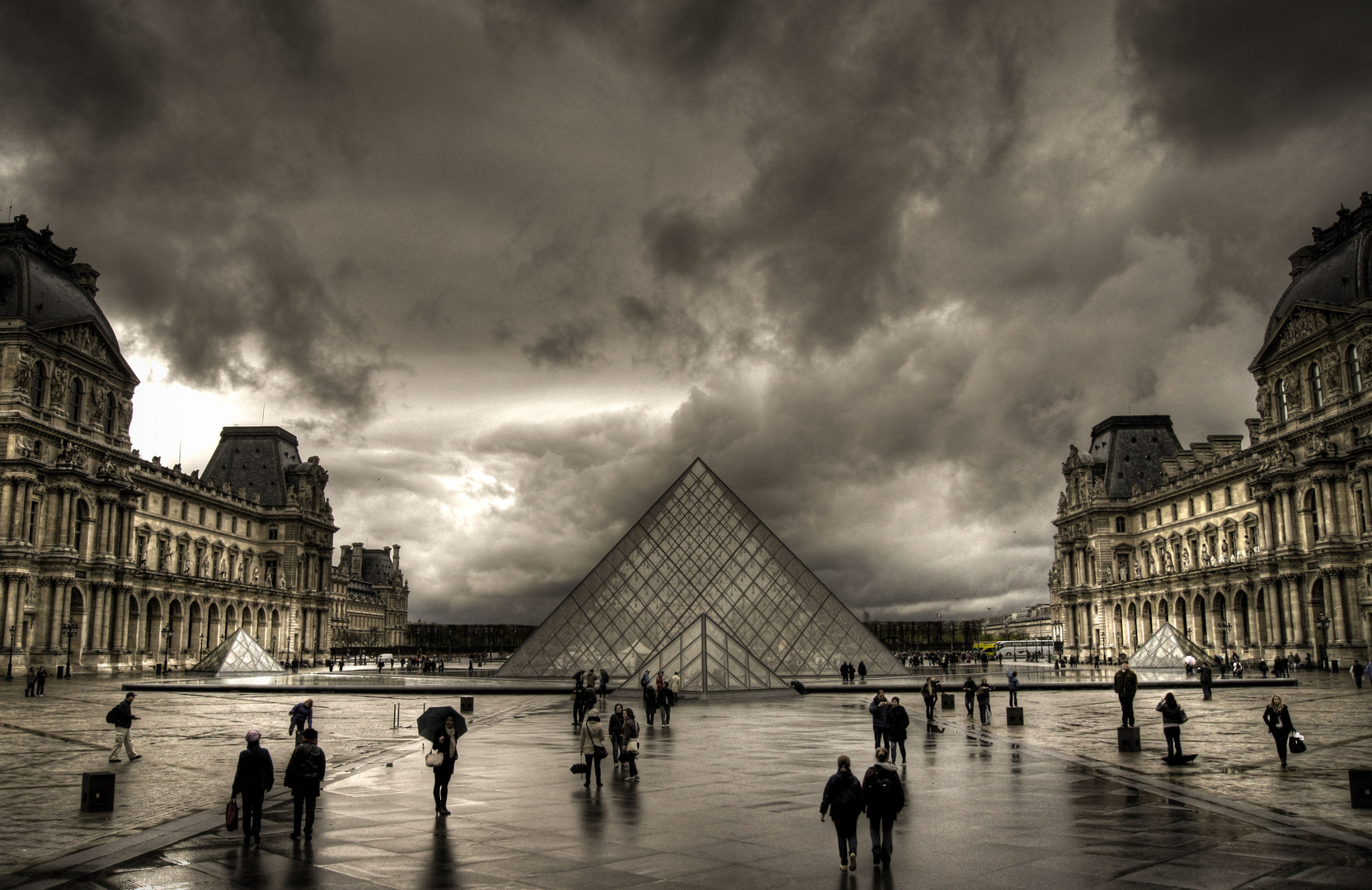 louvre inkl passendem wetter :)