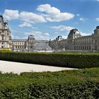 Louvre mit Glaspyramide