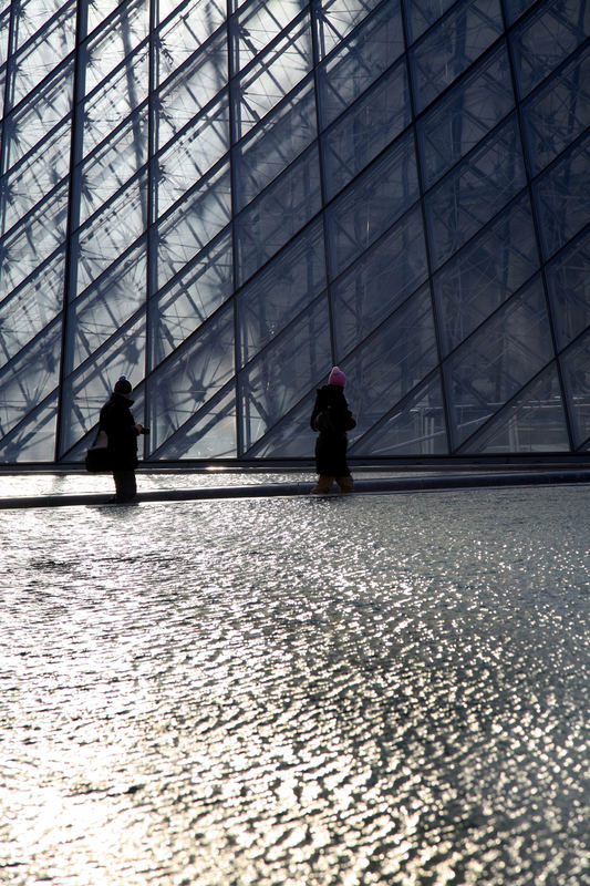 Louvre - oder die Frage, können wir Menschen auf dem Wasser gehen?