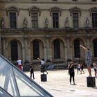 Louvre Posing