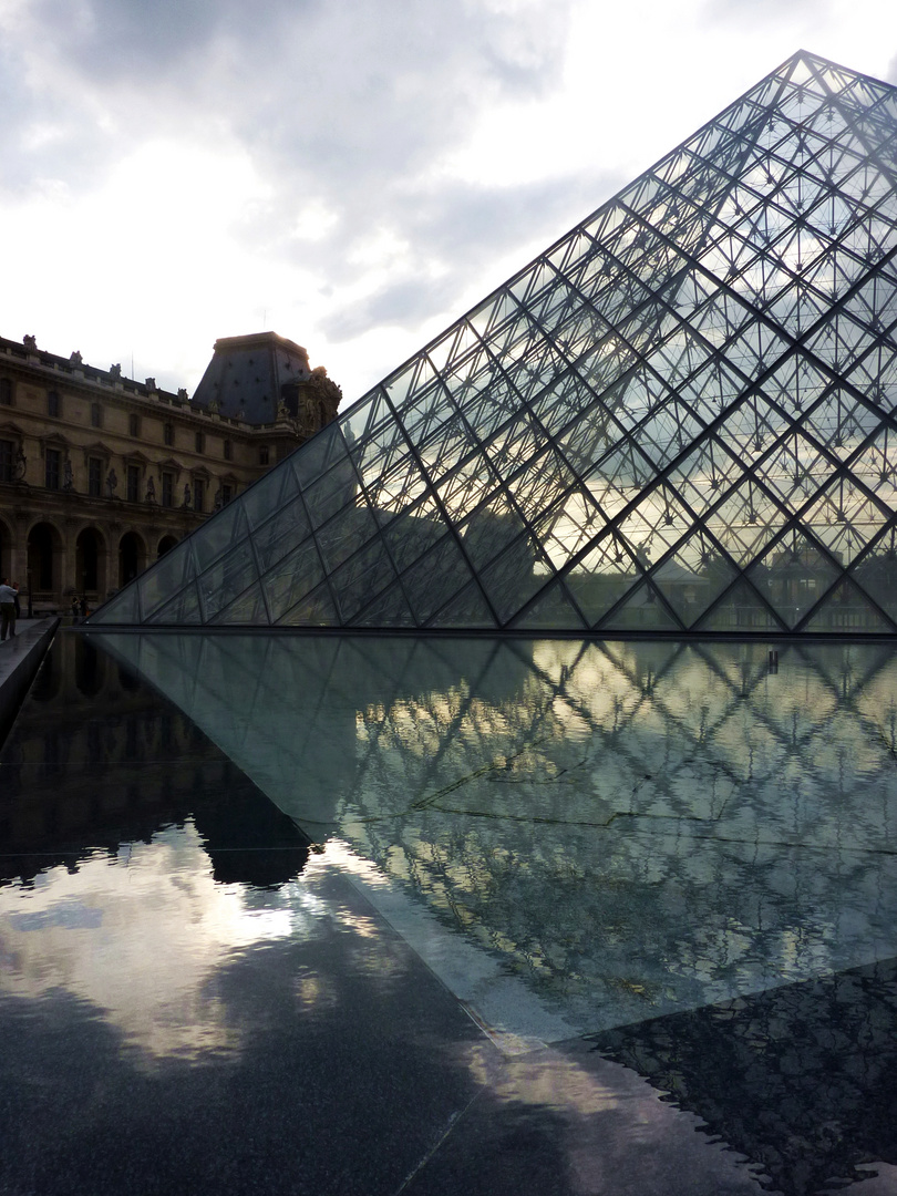 Louvre Pyramide