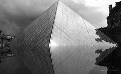 Louvre Pyramide mirror