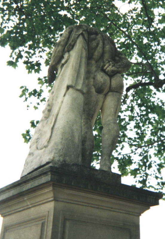 Louvre statue