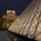 Louvre und Pyramide
