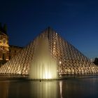 Louvre zur blauen Stunde