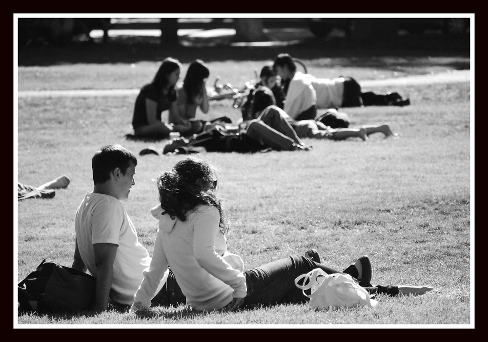 "lovers and drugs in the Park"