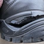 Lowa – Halbschuhe: Einst teuer, jetzt hinüber 04